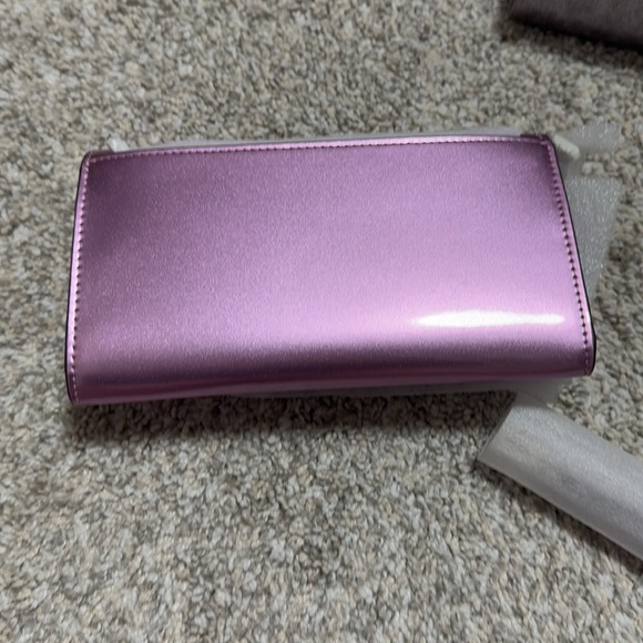 NWT Kate Spade Kenzie Boxed Medium Flap Wristlet in Patent Quartz Pink - Picture 8 of 12